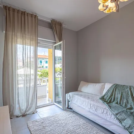 Apartment 600 Meters From The Sea - Private Courtyard And Parking